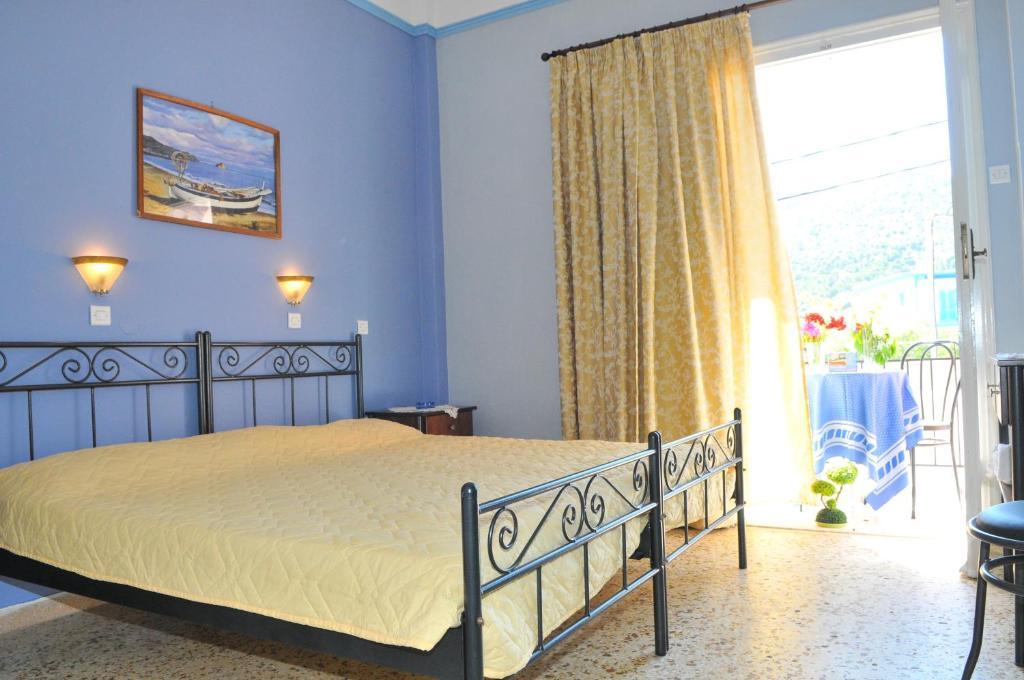Oasis Hotel Theodoros & Litsa Galaris Agia Marina  Exterior foto